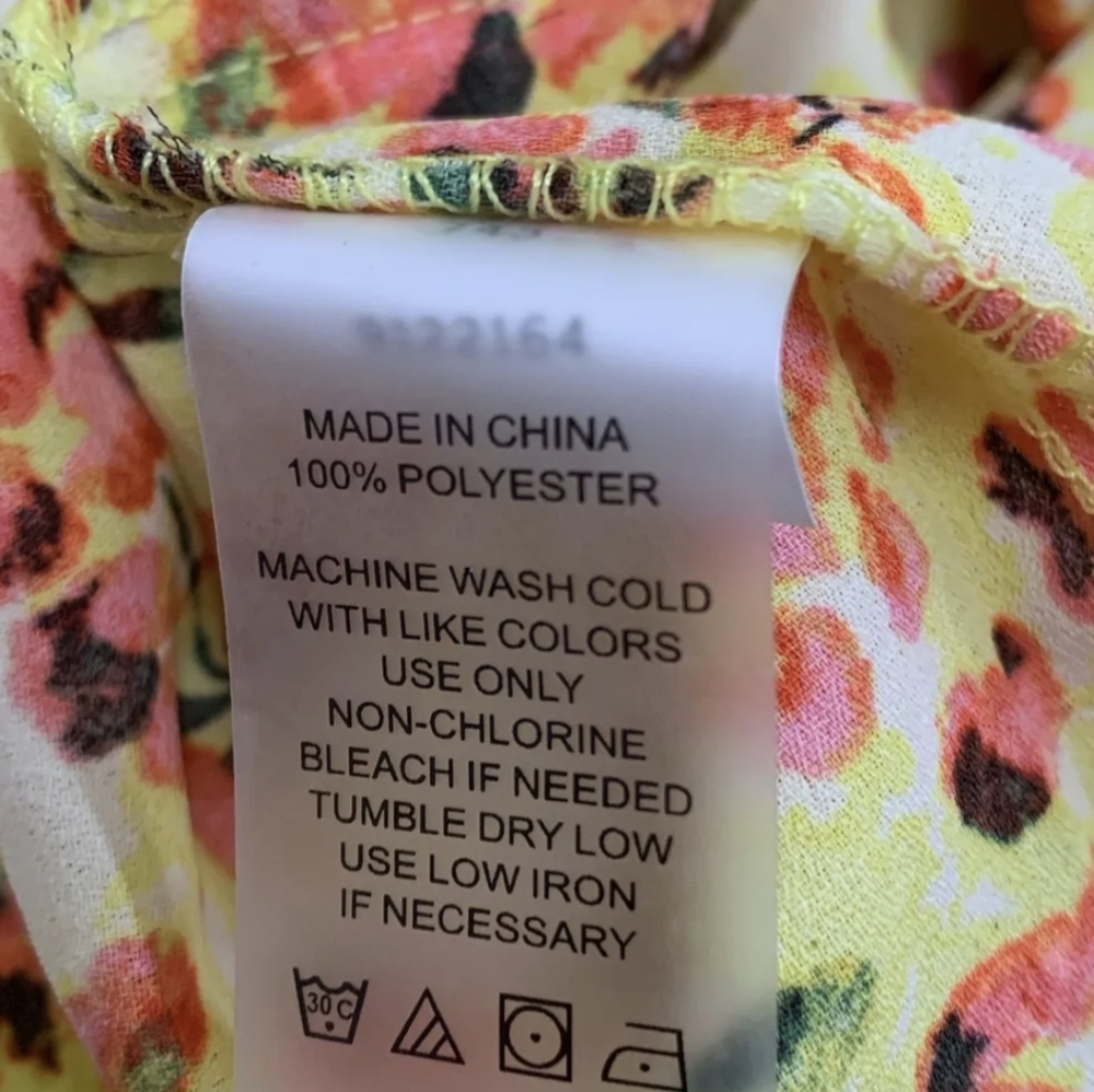 NWT Vince Camuto Women's Yellow Floral Blouse Size Large MSRP $69 - Picture 3 of 5